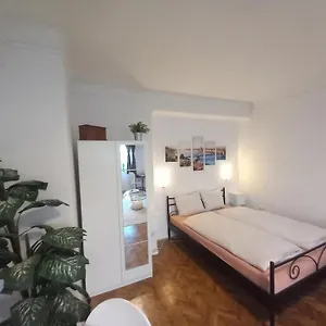 A+ Apartman