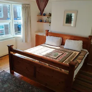 Spacious 2 Bed Maisonette Near Town, That Sleeps 6 Apartment Brighton